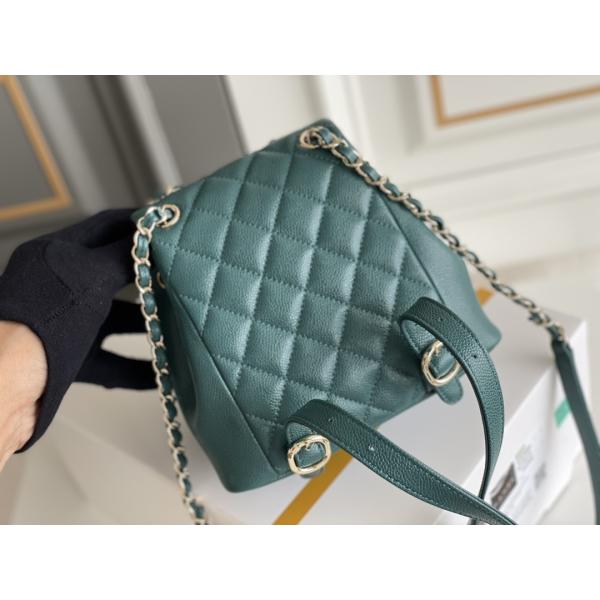 Litchi Chanel Designer Brand Backpack en cuir 23P nouvelle Duma Small Peacock Green