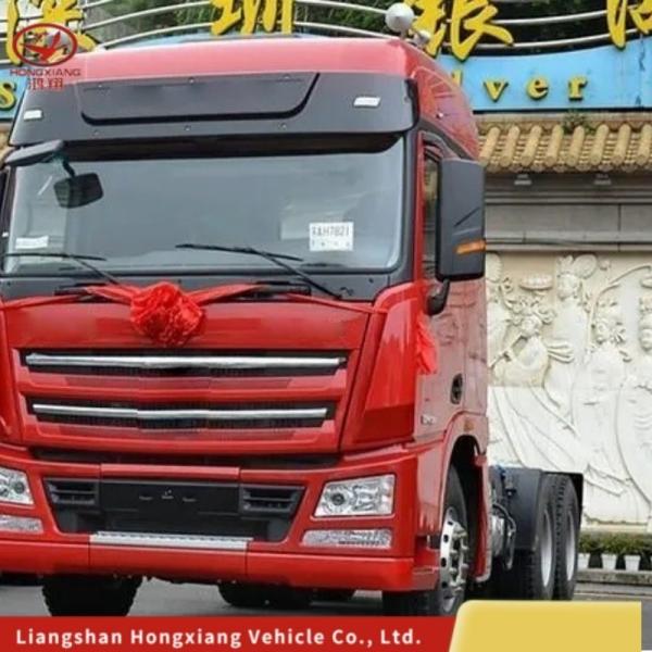 Heavy Truck 700 HP 4X2 Tractor Truck Tractor Trailer Truck for Segement Seats≤5