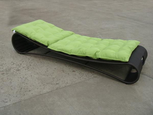 Indoor / Outdoor Rattan Daybed , Wicker Lounge Chair For Living Room