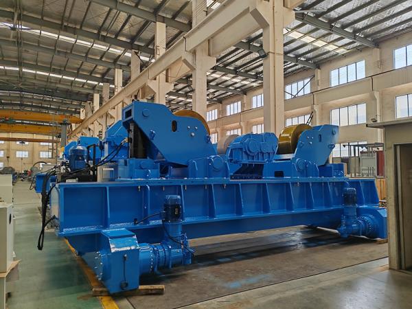 Cama de rolos de aço motorizada de viagem de 800T de soldagem para torre de vento offshore Dia até 12m