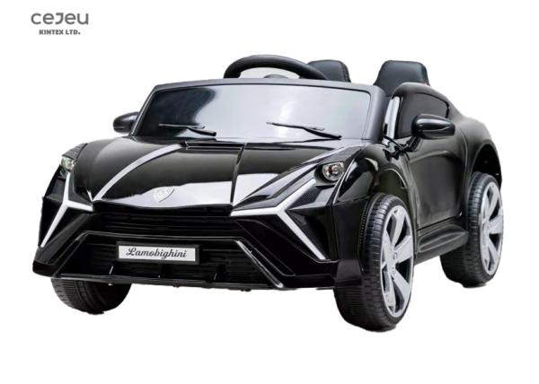 2.4G RC caçoa o passeio elétrico no carro com o leitor de mp3 antiderrapagem do pneu