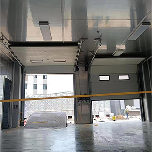 0.2-0.4m/s Commercial Industrial Sectional Overhead Door For Retail Distribution Warehouses