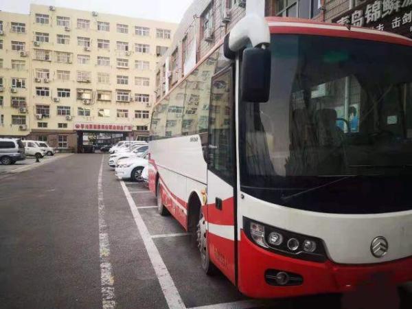 Used Golden Dragon Bus XML6757 Used Tour Bus 33seats 2016 Yuchai Rear Engine 127kw Euro IV High Quality Coach Bus