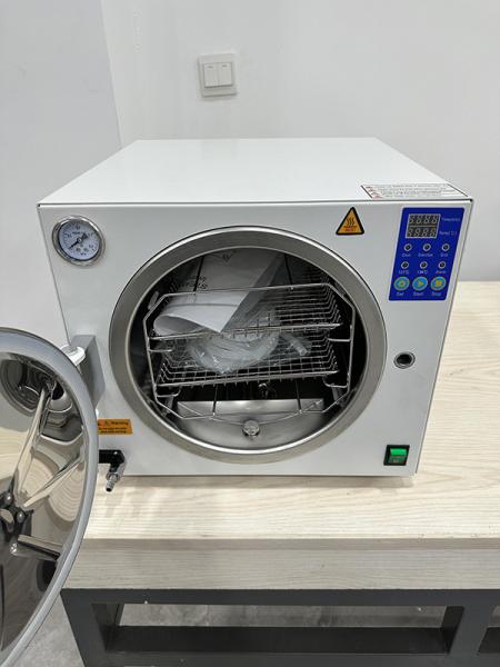 18L Dental Autoclave Sterilizer LED Display For Operating Room And Dialysis Room