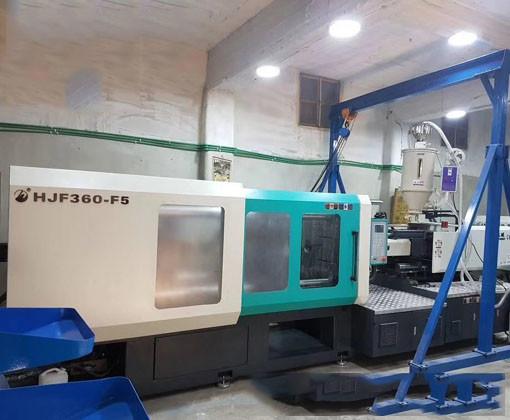 linha de produção transparente do molde plástico barato da pintura do fabricante da máquina da modelação por injeção do molde da cubeta do espanador em ningbo