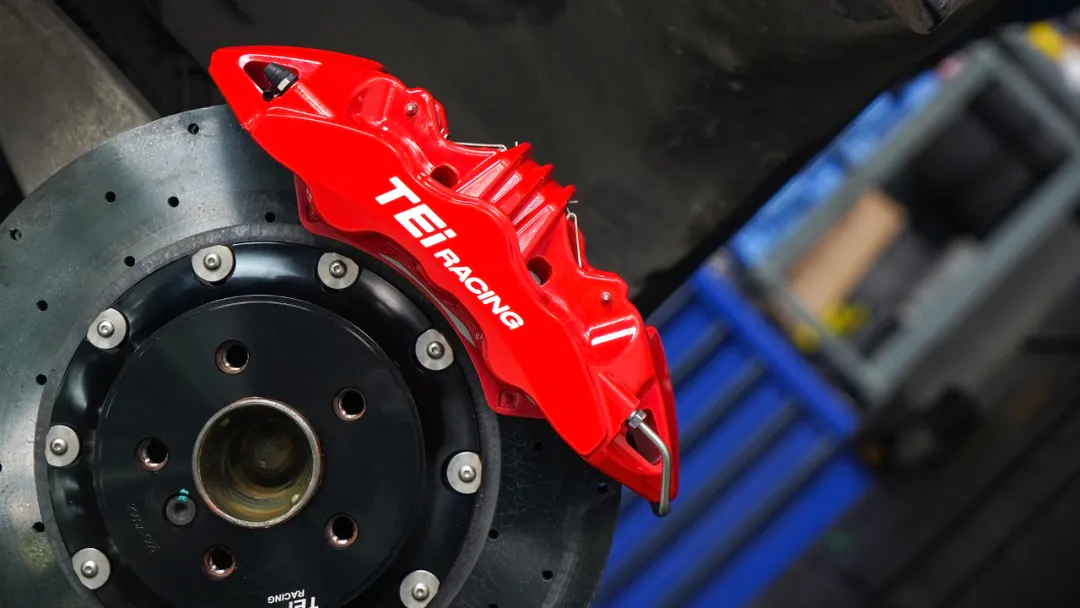 Front 6 piston and rear 4 piston caliper BBK auto brake system For BMW 540i 19 inch rim