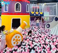Centro de juegos de deportes para la familia Parque de toboganes en el interior Parque de juegos para niños adultos