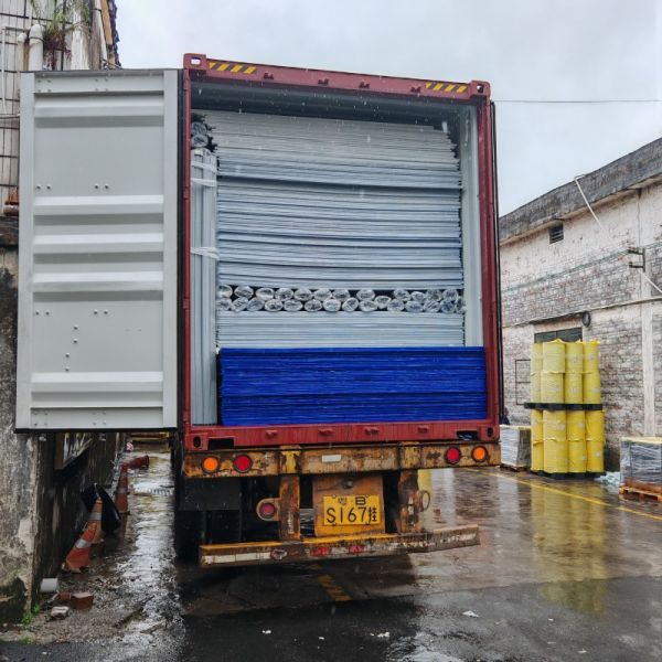 Multiwall 4*8feet Clear Polycarbonate Hollow Sheet 10mm Thick Twinwall Panel Providing Lightweight Durable Solution with UV Protection and High Strength for Awning and Canopy