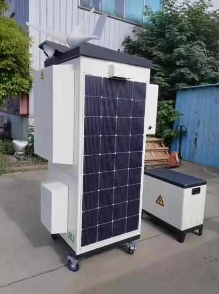 Système hybride solaire-éolien hors réseau pour communications extérieures, conception modulaire et haute évolutivité