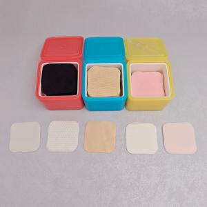 Des tampons de maquillage en coton organique non tissé pour le visage