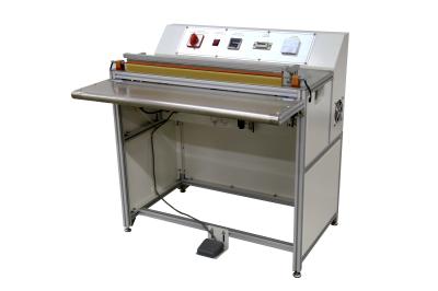 Thermal Sealing Cut Semi Auto Packing Machine 220V 0.5KW For Boxes