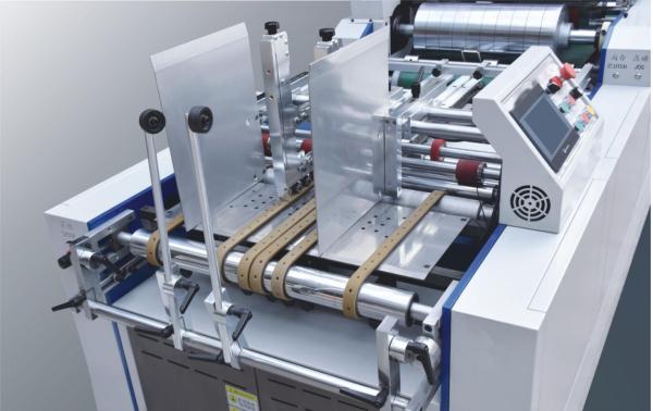 Flat Type Window Patching Machine For Diverse Packaging