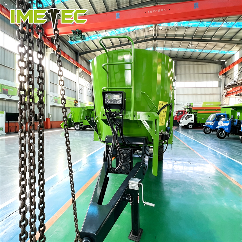 Precision Small Weighing Vertical Tmr Mixer Device Tractor Towed