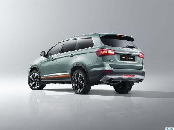 50-80L Fuel Tank Capacity Dongfeng Forthing T5 2024 A Chinese Mini SUV for Retail