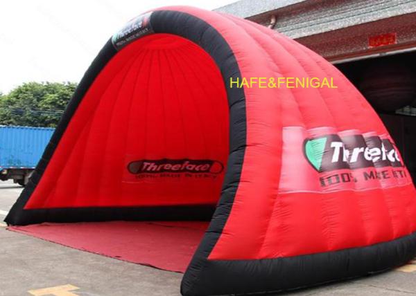 展示会、製品発表、またはVIPエリア用の6m X 4m X 3.5mインフレータブルレッドドームテント