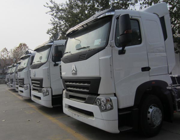 China Howo 6x4 Euro 3 tractor head trucks / prime mover truck with spare parts