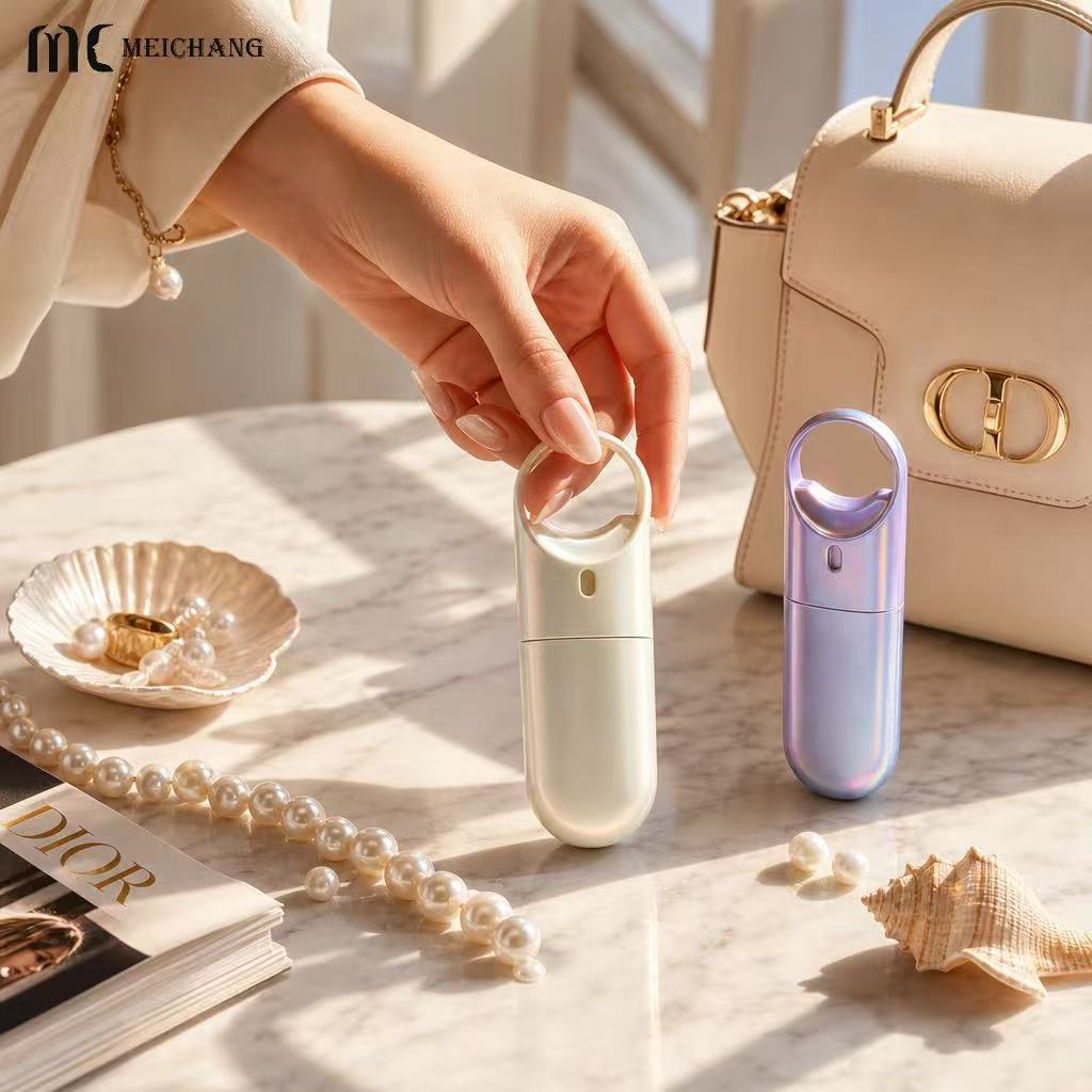 10ml, 15ml, and 20ml Portable Fine Mist Spray Bottle with Integrated Hanging Loop (MC-1210)