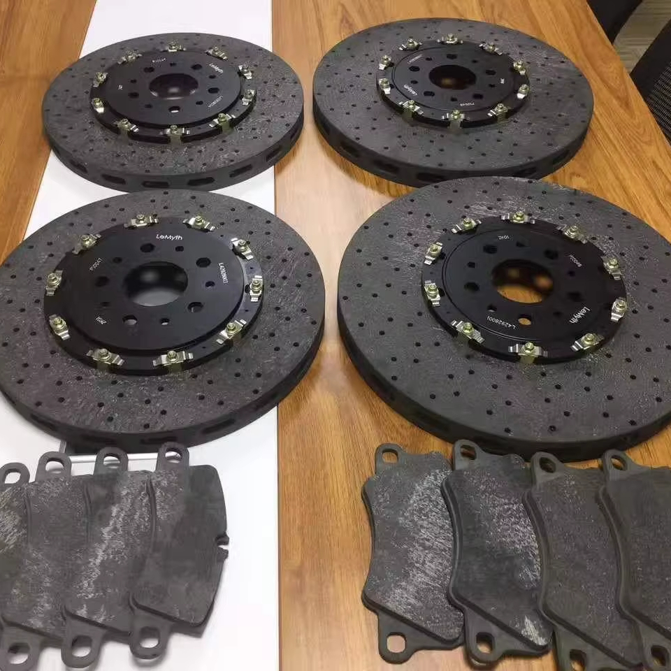 High-Performance Carbon Ceramic Brake Discs 1650°C Heat Resistance, Low Wear Carbon Ceramic Brake Discs OEM Direct Replacement For Original Iron Brake Discs Upgrade To Ceramic Brake Discs With 911