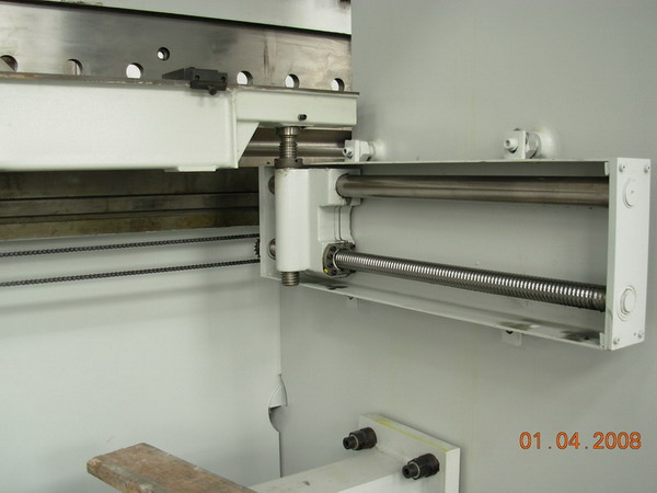 Обработка плит с помощью ЧПУ Гидравлический прессовый тормоз 600 Т Давление Сертификат CE