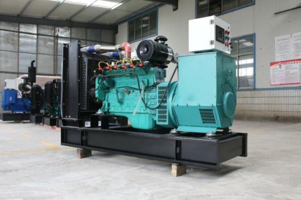 50 / 60 HZ  Natural Gas Generator Set  6105IZLD - G  Water Cooling Smooth Running