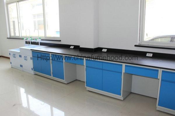 Mobília de aço personalizada do laboratório, mobília da mesa do laboratório com cremalheira do reagente