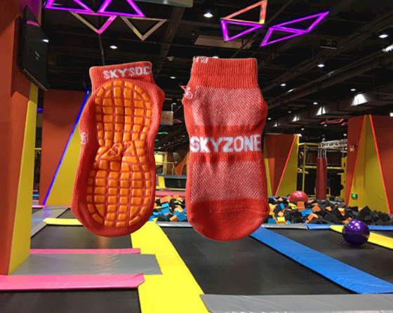 Black Color Anti Skid Grip Socks Get Air Trampoline Park Socks Non Slip Socks For Trampoline