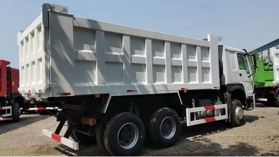 Sinotruk Howo Truck 6x4 Dump Truck 371hp Euro 3 with Dimensions L x W x H mm 8614