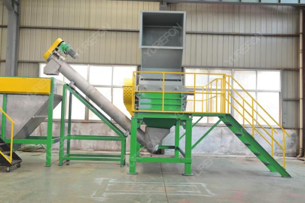 Easy Cleaning Solid Plastic Crusher Machine 500 KG / H For PET Bottle Recycling