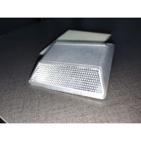 Highway Warning Raised Road Surface Solar Energy Road Stud Cat Eye Reflector