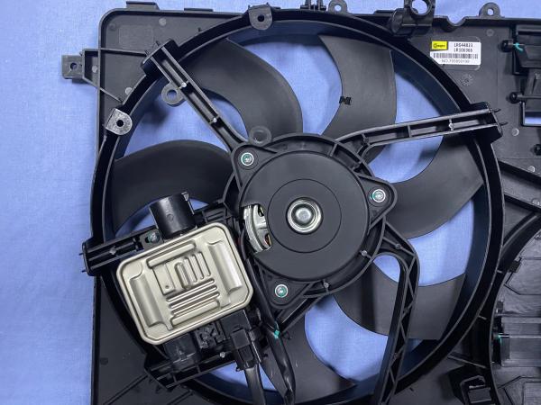 LR044833 Radiator Fan Assembly With Control Module