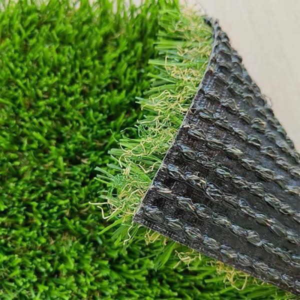 Paisagem de lazer O gramado artificial pode ser usado para jardim de varanda e pavimentação decorativa