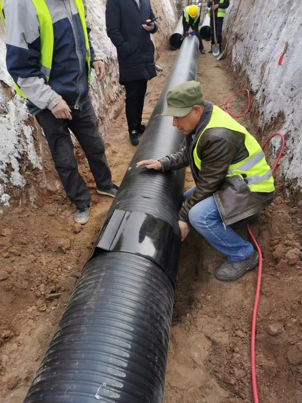 Ligne d'extrusion de tubes à enroulement à paroi creuse en HDPE