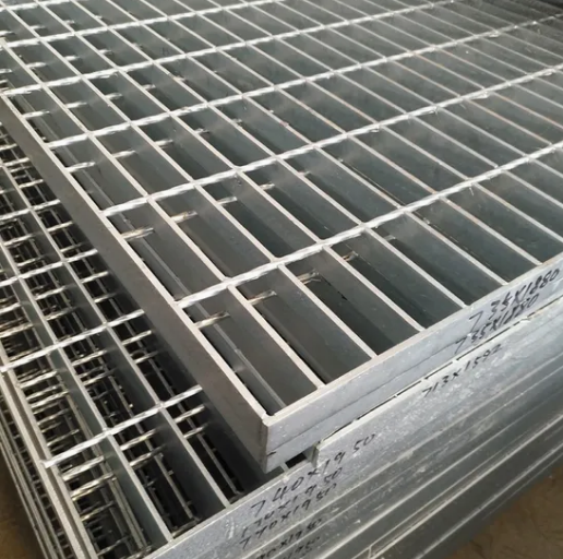 Custom Hot DIP Galvanized Steel Grating with 30mm 40mm 60mm Pitch Bearing Bars for Trench Drain and Ground Walkway