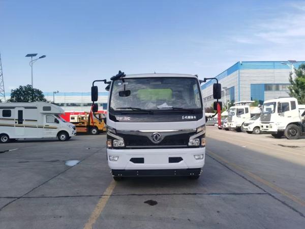 Dongfeng Road Washing Truck Mounted Vacuum Street Sweeping Truck