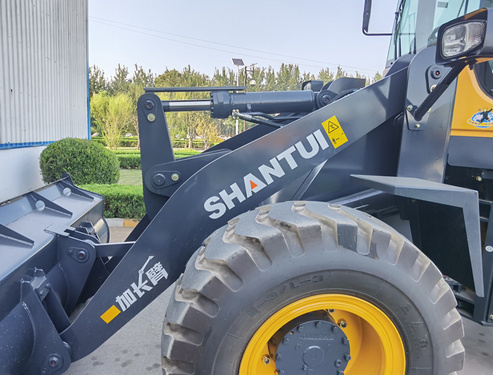 Shantui L36K Coal Version Wheel Loader with 10000kg Operating Mass 2.2 m³ Bucket Capacity, and Speed-Increasing Gearbox