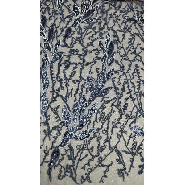 Patrones florales barrocos de encaje bordado con lentejuelas de inspiración vintage para vestidos formales regios y románticos