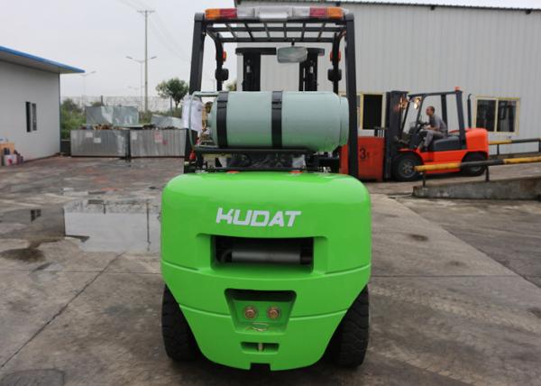 3 Ton Industrial Forklift Truck , Diesel Engine Forklift With 3000MM Max Lifting Height