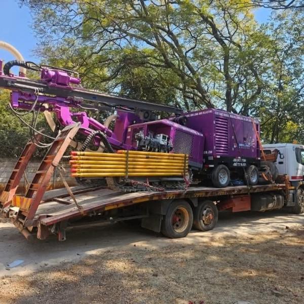 Hard Rock Borehole Drilling Machine Power 93kw Surface Drill Rigs Mining Crawler Drilling Rig