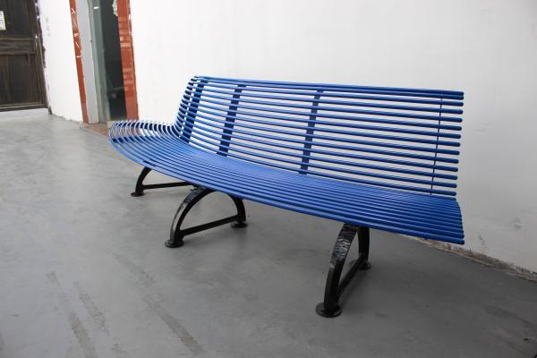 Curved Patio Tree Outdoor Metal Benches With Cast Iron Ends OEM