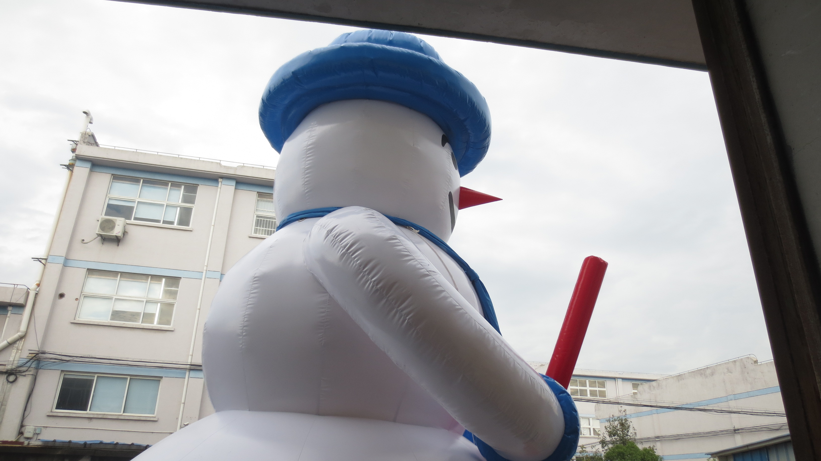 High Quality Christmas  Advertising Inflatable Cartoon /Outdoor Christmas Inflatable Snowman for Holiday Decorations