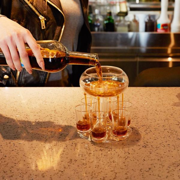 Production Wine Dispenser Cup 6 Shot Glass Dispenser for Whisky Connoisseurs