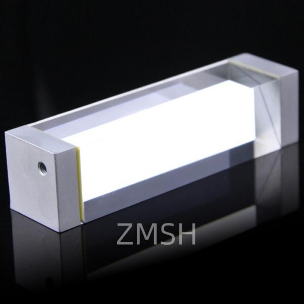 Prismes optiques en quartz fondu pour transmission UV / VIS, angles personnalisés