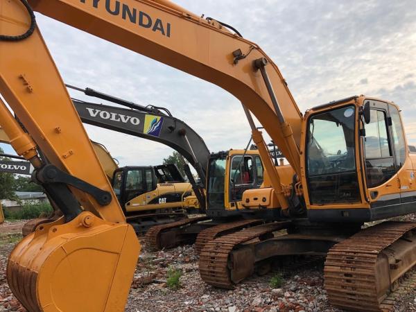 Original Used Hyundai Digger 215-9 Crawler Excavator with 22 Ton Operating Weight