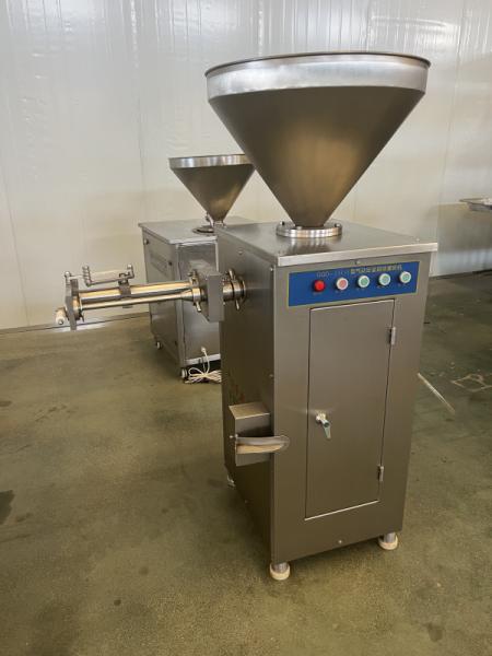 0.05kw Sausage Filling Machine With Twisting And Pneumatic Portioning System