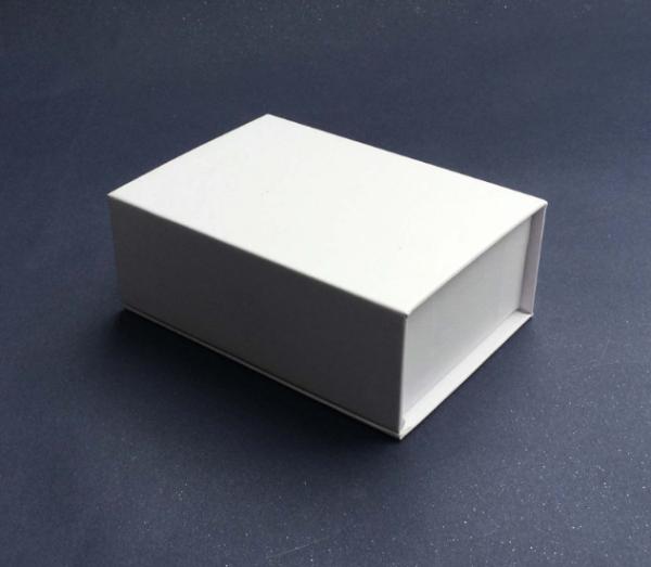 Manufacturers order white flip box, cosmetics craft flip box, jewelry packaging paper hard box
