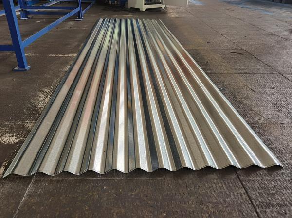 Máquina de moldagem de folhas de revestimento de telhados de telhas de metal PBR Panel