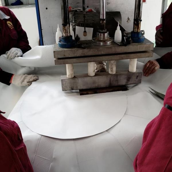 Digesteur à double membrane monté sur support, résistant aux intempéries, pour le biogaz