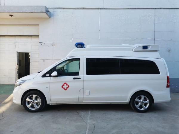 Medical Mercedes Benz Ambulance Gasoline 7 Seats 4×2 White