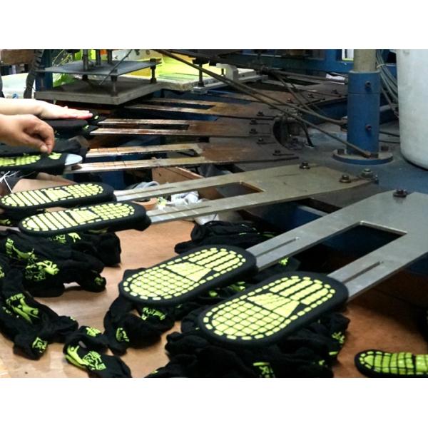 Eco - Friendly Kids Trampoline Socks Jacquard Logo Action City Bounce Socks Silicone Non Slip Socks