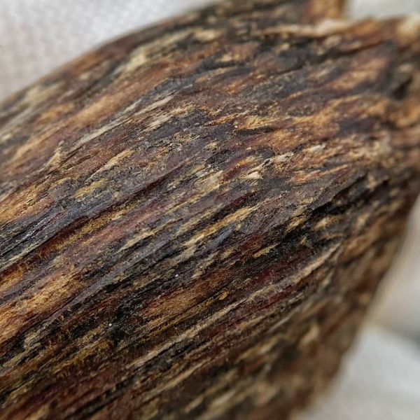 Deep Fragrance OUD Agarwood Resin Perfume Creation Incense Sticks Medicinal Uses